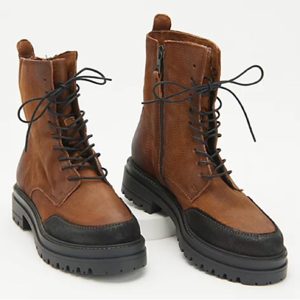 NIB! Miz-Mooz Leather Lace-Up Boots - Dragon